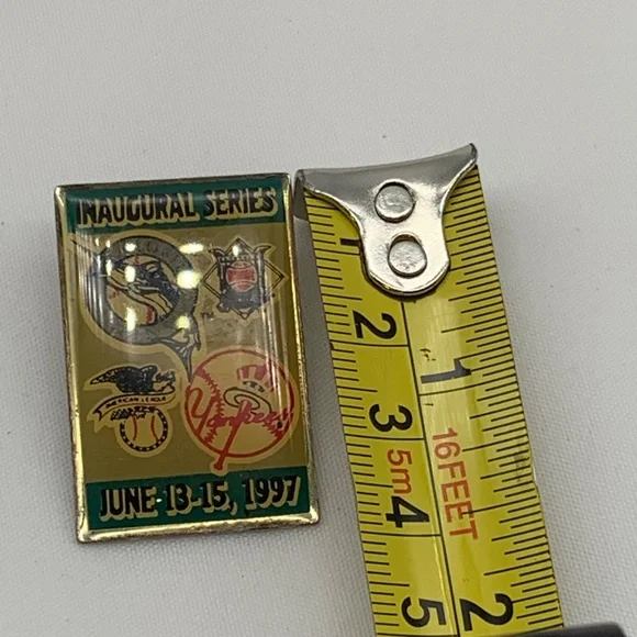 Vintage 1997 Marlins Yankees Inaugural Series Play Offs Lapel Pin - Picture 8 of 8